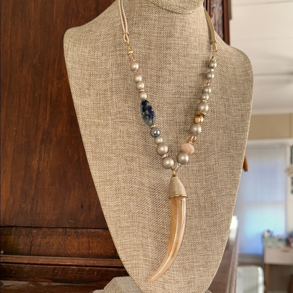 Chicos necklace beaded stone horn Elegant Gold Blue adjustable NeW Hailee